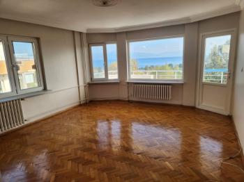 EMLAK HABERCİSİ 'NDEN MUDANYA ÖMERBEY'DE  PANORAMİK DENİZ MANZARALI OTOPARKLI SİTEDE 3+1 GENİŞ ARA KAT DAİRE