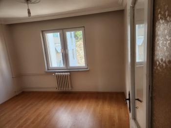 EMLAK HABERCİSİ 'NDEN MUDANYA ÖMERBEY'DE  PANORAMİK DENİZ MANZARALI OTOPARKLI SİTEDE 3+1 GENİŞ ARA KAT DAİRE