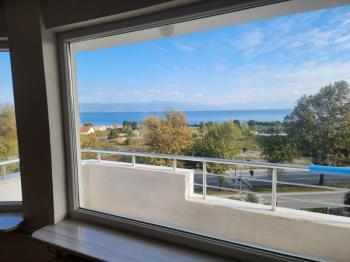 EMLAK HABERCİSİ 'NDEN MUDANYA ÖMERBEY'DE  PANORAMİK DENİZ MANZARALI OTOPARKLI SİTEDE 3+1 GENİŞ ARA KAT DAİRE