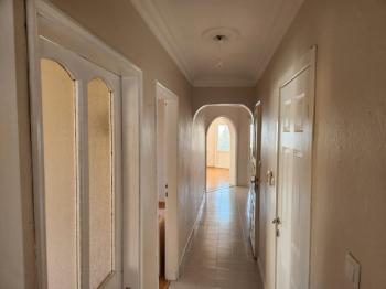 EMLAK HABERCİSİ 'NDEN MUDANYA ÖMERBEY'DE  PANORAMİK DENİZ MANZARALI OTOPARKLI SİTEDE 3+1 GENİŞ ARA KAT DAİRE