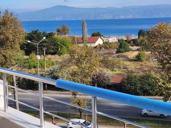 EMLAK HABERCİSİ 'NDEN MUDANYA ÖMERBEY'DE  PANORAMİK DENİZ MANZARALI OTOPARKLI SİTEDE 3+1 GENİŞ ARA KAT DAİRE