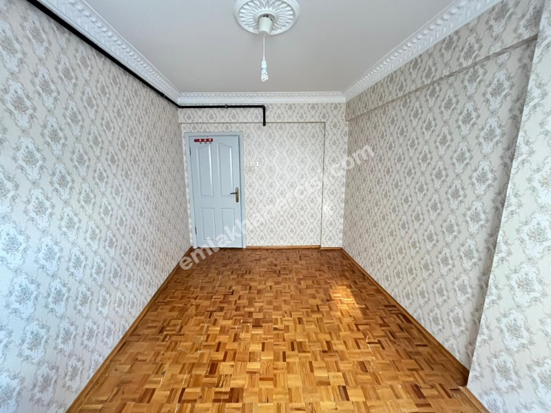 EMLAK HABERCİSİ 'NDEN MUDANYA GÜZELYALI'DA SAHİLE SIFIR , PANORAMİK DENİZ MANZARALI 110 m2 GENİŞ 2+1 DAİRE