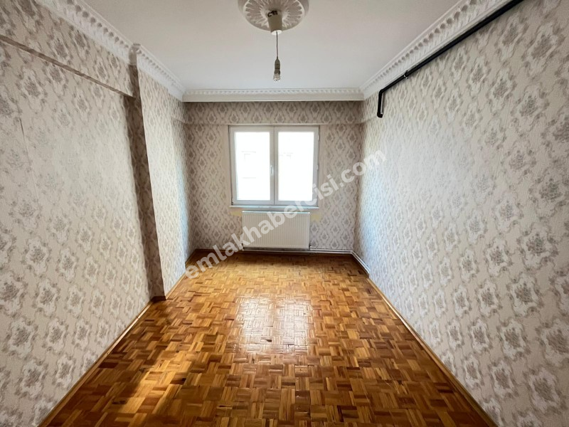 EMLAK HABERCİSİ 'NDEN MUDANYA GÜZELYALI'DA SAHİLE SIFIR , PANORAMİK DENİZ MANZARALI 110 m2 GENİŞ 2+1 DAİRE