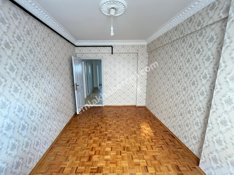 EMLAK HABERCİSİ 'NDEN MUDANYA GÜZELYALI'DA SAHİLE SIFIR , PANORAMİK DENİZ MANZARALI 110 m2 GENİŞ 2+1 DAİRE