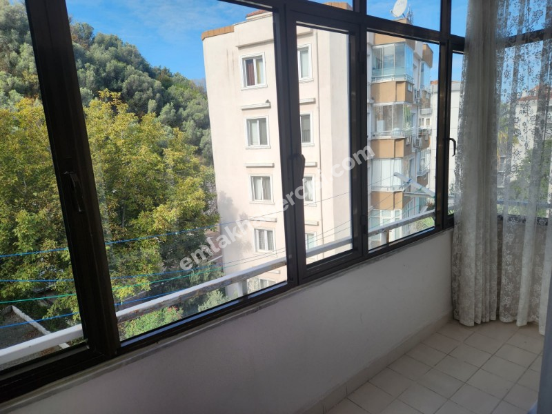 EMLAK HABERCİSİ 'NDEN MUDANYA ÖMERBEY'DE  PANORAMİK DENİZ MANZARALI OTOPARKLI SİTEDE 3+1 GENİŞ ARA KAT DAİRE