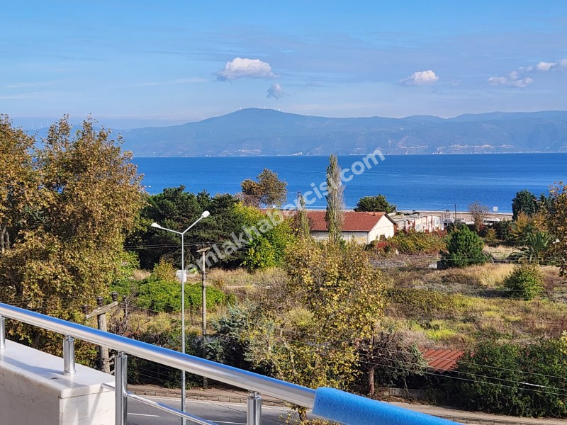 EMLAK HABERCİSİ 'NDEN MUDANYA ÖMERBEY'DE  PANORAMİK DENİZ MANZARALI OTOPARKLI SİTEDE 3+1 GENİŞ ARA KAT DAİRE