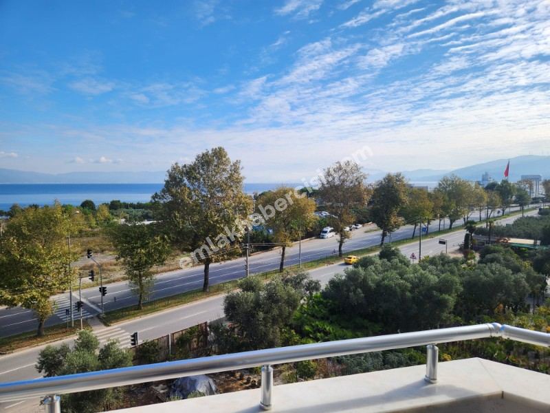 EMLAK HABERCİSİ 'NDEN MUDANYA ÖMERBEY'DE  PANORAMİK DENİZ MANZARALI OTOPARKLI SİTEDE 3+1 GENİŞ ARA KAT DAİRE