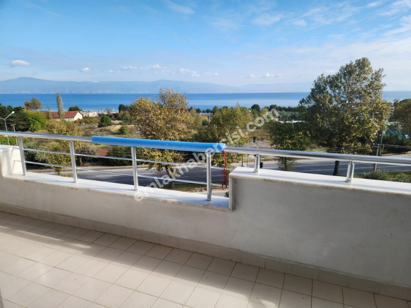 EMLAK HABERCİSİ 'NDEN MUDANYA ÖMERBEY'DE  PANORAMİK DENİZ MANZARALI OTOPARKLI SİTEDE 3+1 GENİŞ ARA KAT DAİRE
