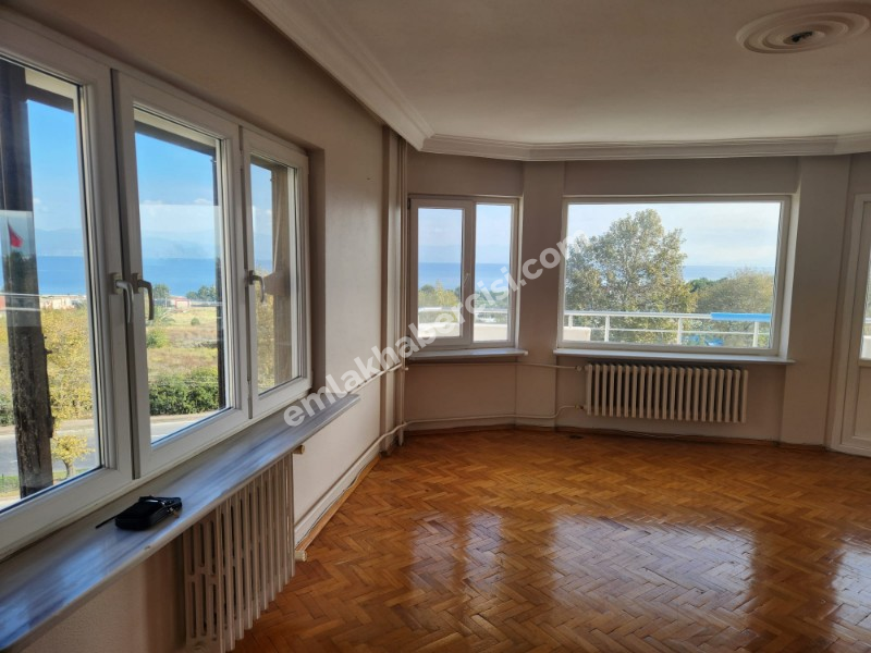 EMLAK HABERCİSİ 'NDEN MUDANYA ÖMERBEY'DE  PANORAMİK DENİZ MANZARALI OTOPARKLI SİTEDE 3+1 GENİŞ ARA KAT DAİRE