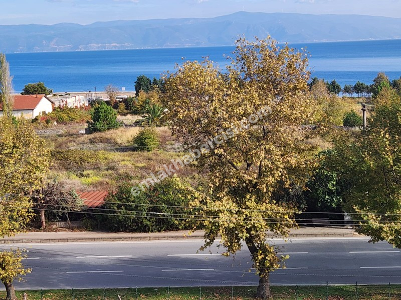 EMLAK HABERCİSİ \\\\\\\\\\\\\\\'NDEN MUDANYA ÖMERBEY\\\\\\\\\\\\\\\'DE  PANORAMİK DENİZ MANZARALI OTOPARKLI SİTEDE 3+1 GENİŞ ARA KAT DAİRE