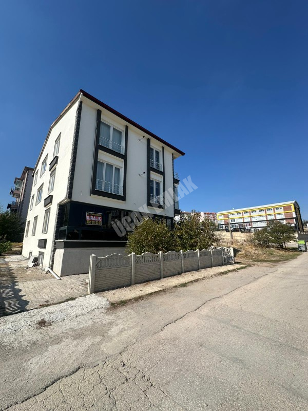 AFYON ÜÇOK EMLAKTAN KANLICA MAH KİRALIK 3+1 LÜX DAİRE