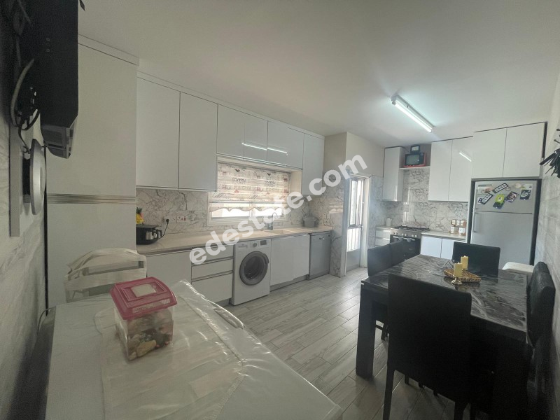 Lefkoşa K.Kaymaklı'da KİLER MARKET KARŞISINDA SATILIK 3+1 DAİRE