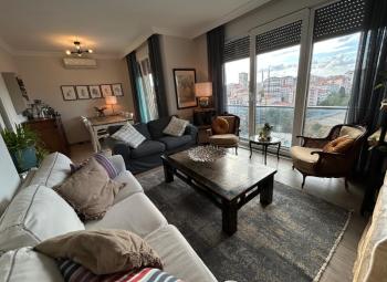 MERDİVENKÖY’DE 100 m2 ÖZEL TERASLI GENİŞ 2+1 SATILIK DAİRE