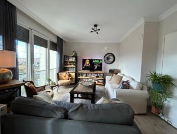 MERDİVENKÖY’DE 100 m2 ÖZEL TERASLI GENİŞ 2+1 SATILIK DAİRE