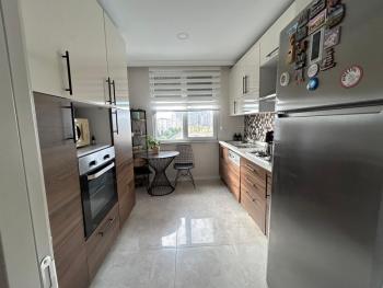 MERDİVENKÖY’DE 100 m2 ÖZEL TERASLI GENİŞ 2+1 SATILIK DAİRE