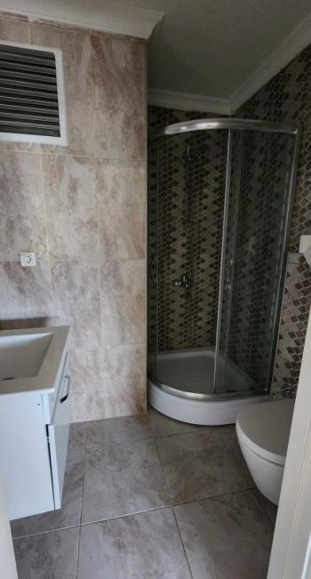 MERDİVENKÖY’DE 100 m2 ÖZEL TERASLI GENİŞ 2+1 SATILIK DAİRE