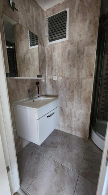 MERDİVENKÖY’DE 100 m2 ÖZEL TERASLI GENİŞ 2+1 SATILIK DAİRE