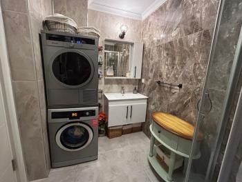 MERDİVENKÖY’DE 100 m2 ÖZEL TERASLI GENİŞ 2+1 SATILIK DAİRE