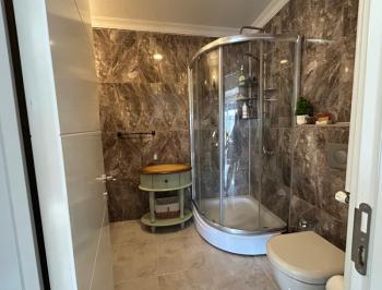 MERDİVENKÖY’DE 100 m2 ÖZEL TERASLI GENİŞ 2+1 SATILIK DAİRE