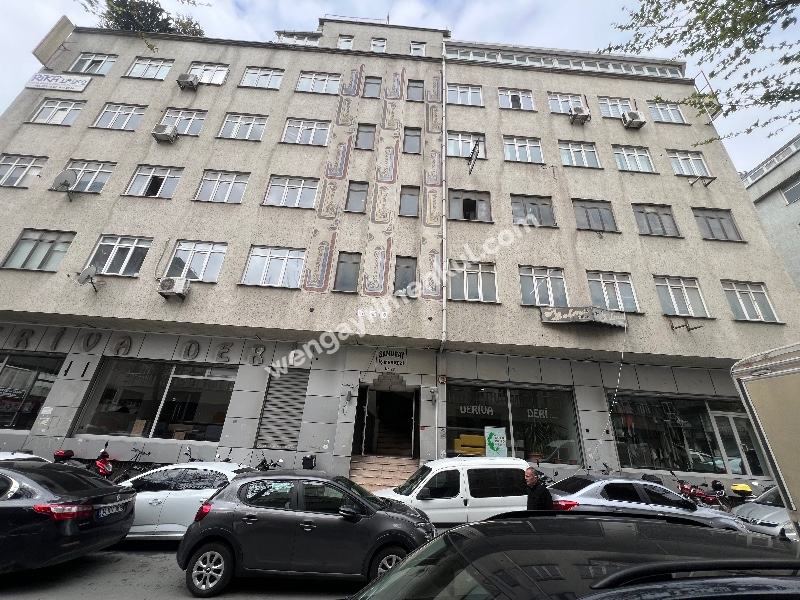 GÜNGÖREN SANAYİDE İŞ HANINDA 3 KAT 900M2 SATILIK İMALATHANE.