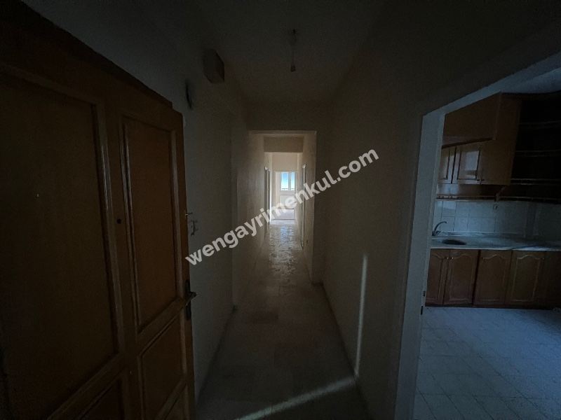 GÜNGÖREN SANAYİDE İŞ HANINDA 3 KAT 900M2 SATILIK İMALATHANE.