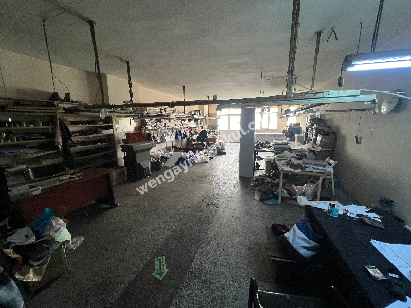 GÜNGÖREN SANAYİDE İŞ HANINDA 3 KAT 900M2 SATILIK İMALATHANE.