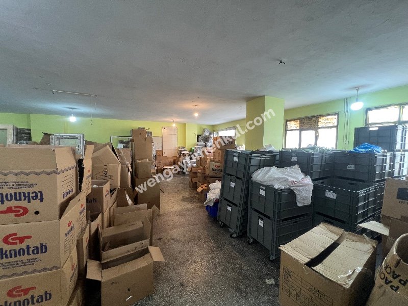 GÜNGÖREN SANAYİDE İŞ HANINDA 3 KAT 900M2 SATILIK İMALATHANE.