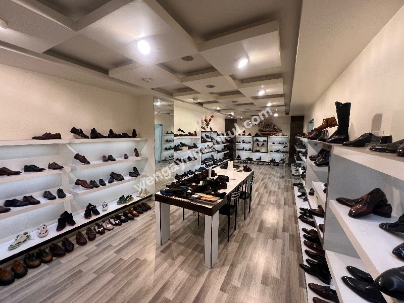 GÜNGÖREN SANAYİDE İŞ HANINDA 3 KAT 900M2 SATILIK İMALATHANE.