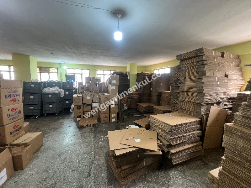 GÜNGÖREN SANAYİDE İŞ HANINDA 3 KAT 900M2 SATILIK İMALATHANE.