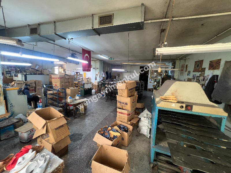 GÜNGÖREN SANAYİDE İŞ HANINDA 3 KAT 900M2 SATILIK İMALATHANE.