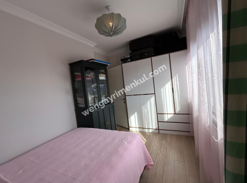 MERDİVENKÖY’DE 100 m2 ÖZEL TERASLI GENİŞ 2+1 SATILIK DAİRE