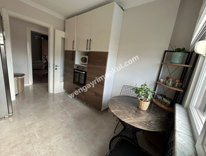 MERDİVENKÖY’DE 100 m2 ÖZEL TERASLI GENİŞ 2+1 SATILIK DAİRE