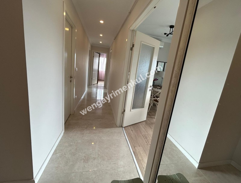 MERDİVENKÖY’DE 100 m2 ÖZEL TERASLI GENİŞ 2+1 SATILIK DAİRE