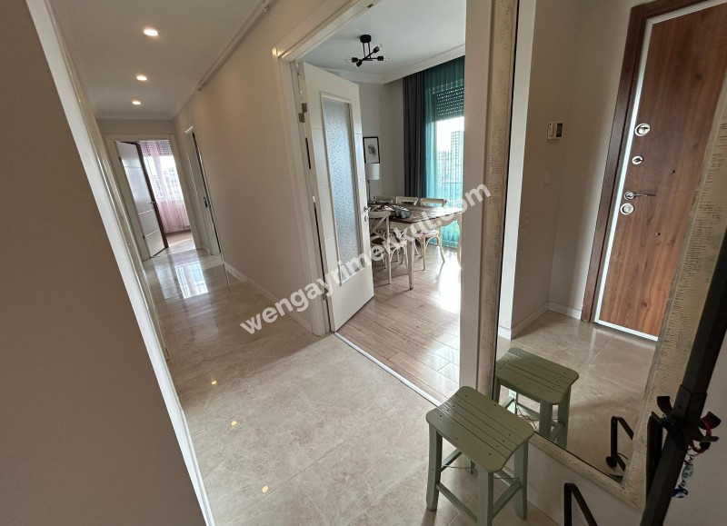 MERDİVENKÖY’DE 100 m2 ÖZEL TERASLI GENİŞ 2+1 SATILIK DAİRE