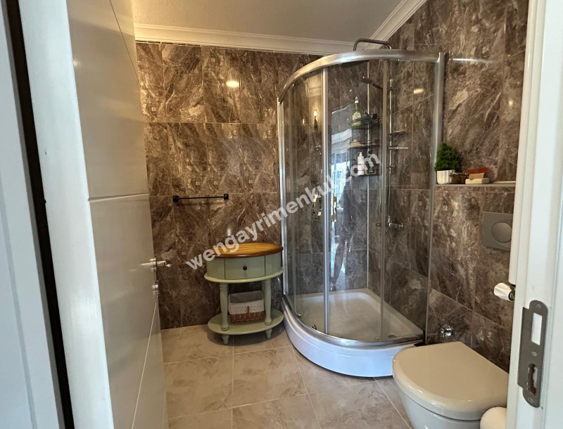 MERDİVENKÖY’DE 100 m2 ÖZEL TERASLI GENİŞ 2+1 SATILIK DAİRE