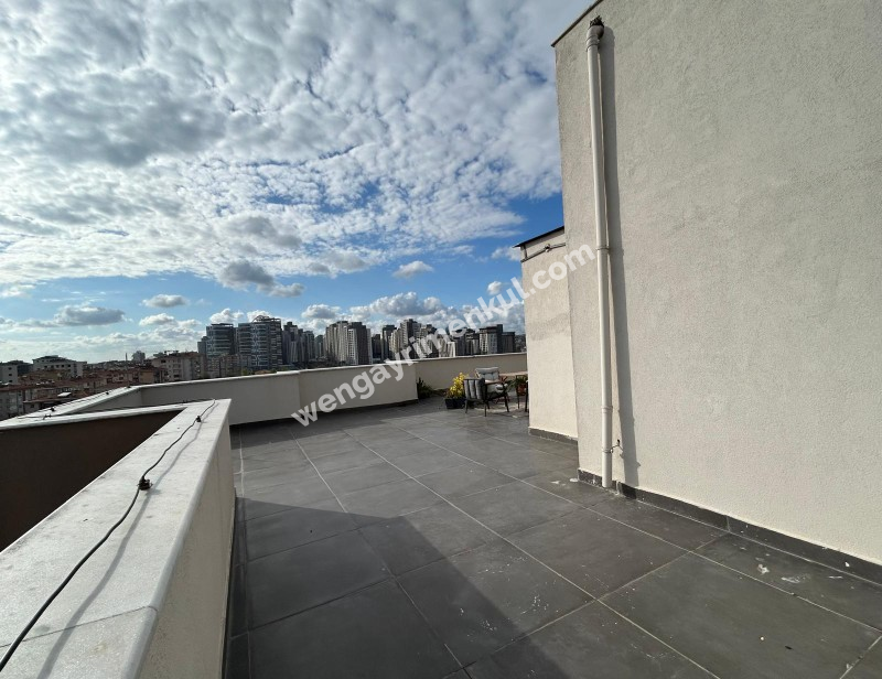 MERDİVENKÖY’DE 100 m2 ÖZEL TERASLI GENİŞ 2+1 SATILIK DAİRE