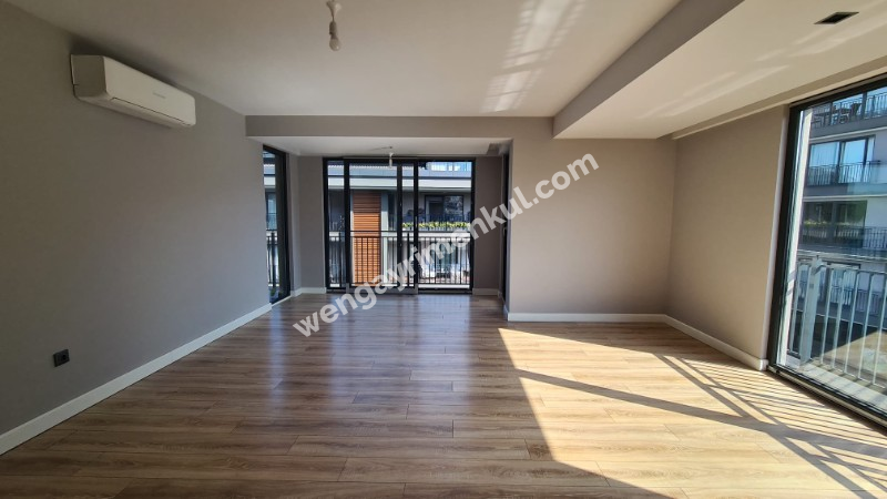 SARIYER TARABYA VADİ KONAKLARI 2+1 LÜX DAİRE ACİL SATILIK