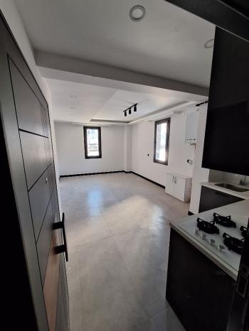 GÜVENAY - ÇORUM BAHÇELİEVLER MAH.BAHÇELİEVLER OKULU KARŞISI 1+1 SATILIK DAİRE