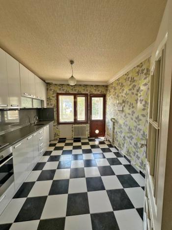 AFYON ÜÇOK EMLAKTAN İSTİKLAL MAH SATILIK 3+1 ARAKAT DAİRE