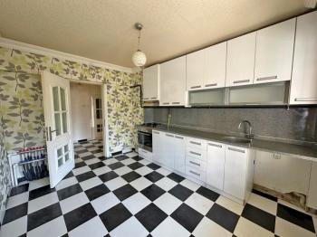 AFYON ÜÇOK EMLAKTAN İSTİKLAL MAH SATILIK 3+1 ARAKAT DAİRE