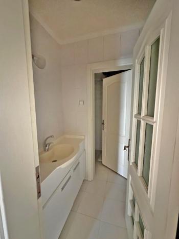 AFYON ÜÇOK EMLAKTAN İSTİKLAL MAH SATILIK 3+1 ARAKAT DAİRE