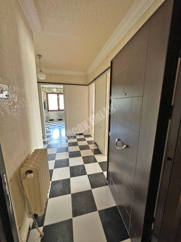 AFYON ÜÇOK EMLAKTAN İSTİKLAL MAH SATILIK 3+1 ARAKAT DAİRE