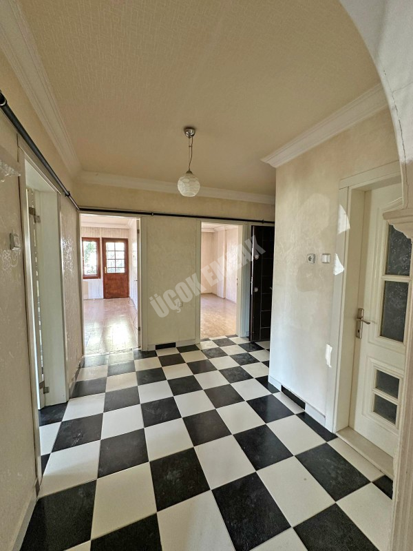 AFYON ÜÇOK EMLAKTAN İSTİKLAL MAH SATILIK 3+1 ARAKAT DAİRE