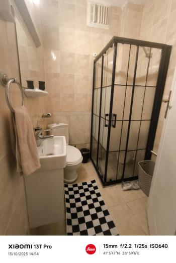 ŞİŞLİ İSKENDEROĞLU SOKAKTA KOPLE YENİLENMİŞ SIFIR EŞYALI BAÇE KATI 1+1 KİRALIK DAİRE