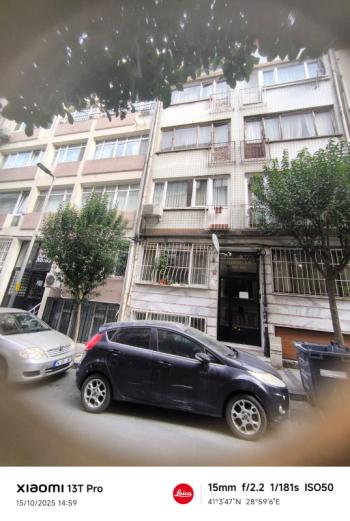 ŞİŞLİ İSKENDEROĞLU SOKAKTA KOPLE YENİLENMİŞ SIFIR EŞYALI BAÇE KATI 1+1 KİRALIK DAİRE