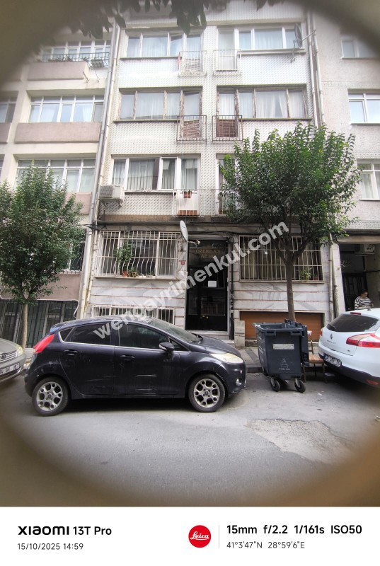 ŞİŞLİ İSKENDEROĞLU SOKAKTA KOPLE YENİLENMİŞ SIFIR EŞYALI BAÇE KATI 1+1 KİRALIK DAİRE