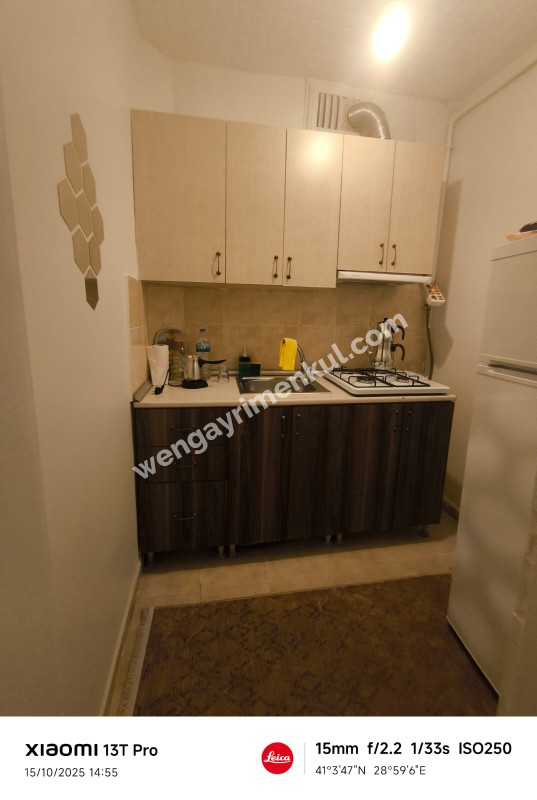 ŞİŞLİ İSKENDEROĞLU SOKAKTA KOPLE YENİLENMİŞ SIFIR EŞYALI BAÇE KATI 1+1 KİRALIK DAİRE