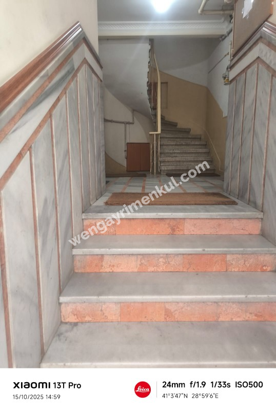 ŞİŞLİ İSKENDEROĞLU SOKAKTA KOPLE YENİLENMİŞ SIFIR EŞYALI BAÇE KATI 1+1 KİRALIK DAİRE