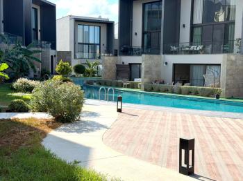 Kıbrıs Girne Kervansaray Projesi Havuz Manzaralı Satılık 2+1 Daire