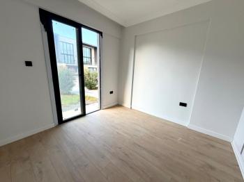 Kıbrıs Girne Kervansaray Projesi Havuz Manzaralı Satılık 2+1 Daire